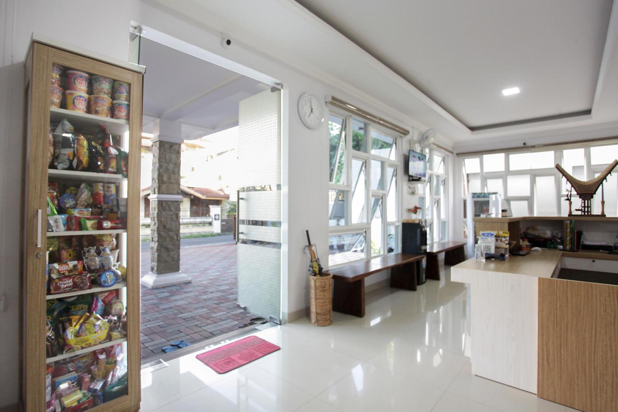 Banua Raya Homestay Yogyakarta Bagian luar foto