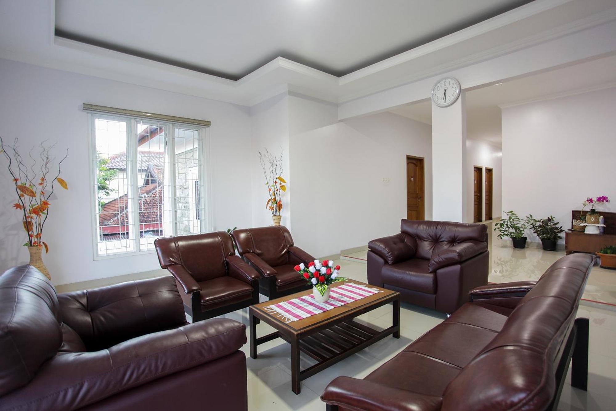 Banua Raya Homestay Yogyakarta Bagian luar foto